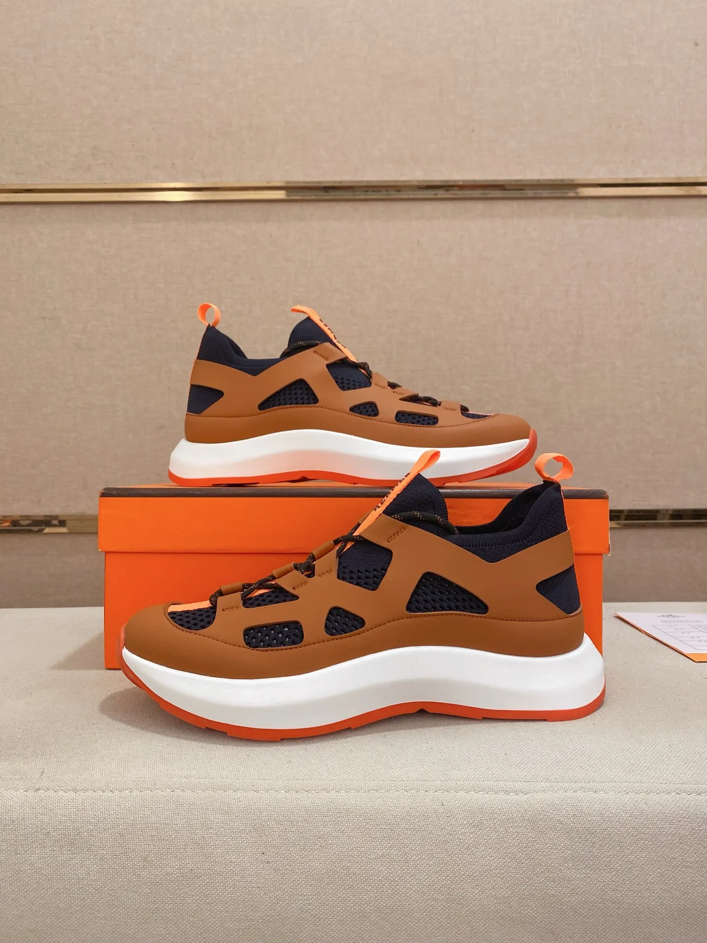 Men's clothing and shoes💰: 660💰《HERMES》【Classic Original Version】Hermès; Top 🔝 Purchasing Agency 🔍🔍Men’s latest 🇺🇸 counters are on sale simultaneously, original imported from Italy ▲▲Silk cowhide with breathable fabric ▲▲ (high-end and expensive Qi·Grade) Exquisite workmanship (Italian 🇮🇹Imported water-dyed 🐂cowhide lining) Sole: Original sole provided by the original factory, ⚠️Exclusive double-layer activity·TPR·Rubber·Combined molded outsole; Super·comfortable·wear-resistant·non-slip·environmental protection The real thing is more beautiful when photographed (high quality, following orders). You can enter and leave the counter at will * Number of yards: 38·39·40·41·42·43·44·45